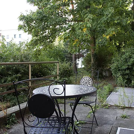 Unique Serviced Living @ Sbb Station Apartment *