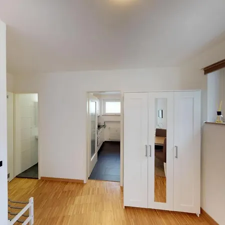 Unique Serviced Living @ Sbb Station Apartment *