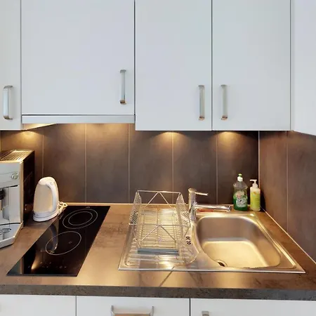 Unique Serviced Living @ Sbb Station Apartment *