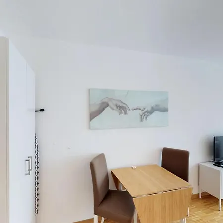 Apartment Unique Serviced Living @ Sbb Station *