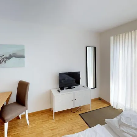 Unique Serviced Living @ Sbb Station Apartment *